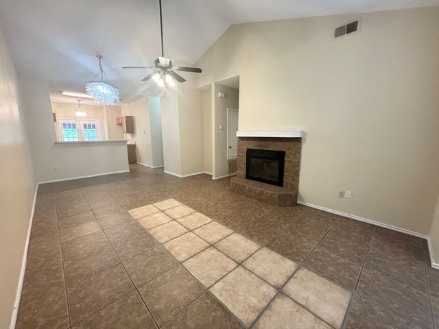 2915 Roxboro Road, Euless, TX 76039