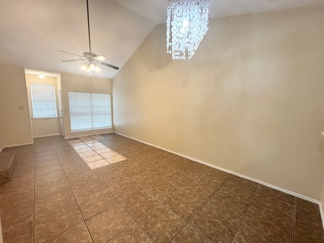2915 Roxboro Road, Euless, TX 76039
