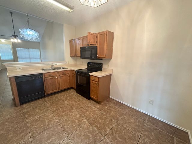 2915 Roxboro Road, Euless, TX 76039