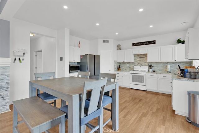 13277 Thornwood Court, Victorville, CA 92392