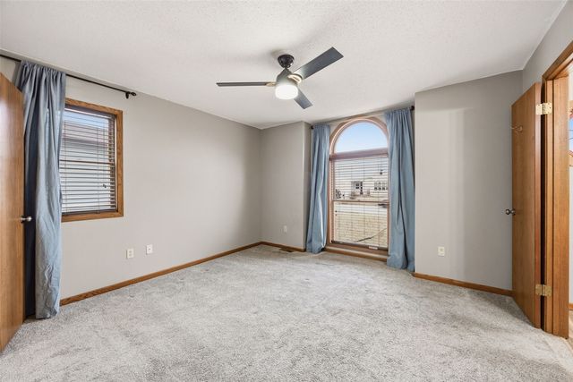 927 Aspen Ct, Iowa City, IA 52240