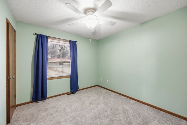 927 Aspen Ct, Iowa City, IA 52240