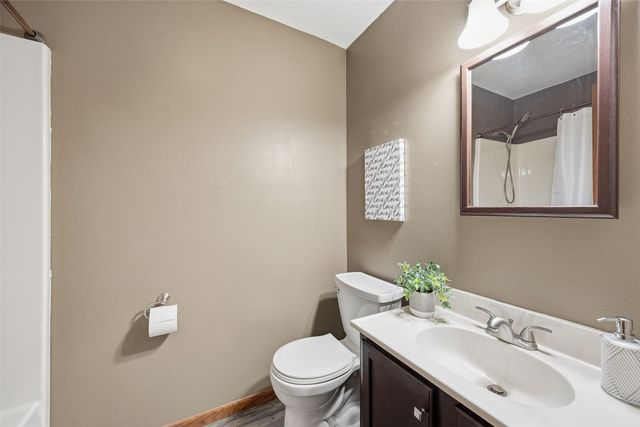 927 Aspen Ct, Iowa City, IA 52240