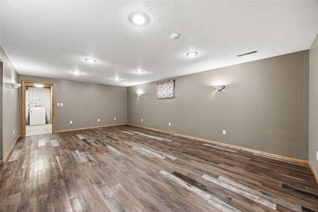 927 Aspen Ct, Iowa City, IA 52240