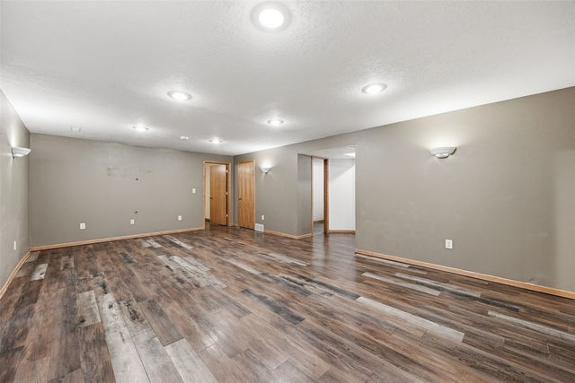 927 Aspen Ct, Iowa City, IA 52240