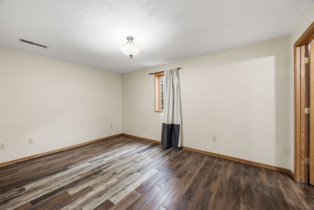 927 Aspen Ct, Iowa City, IA 52240