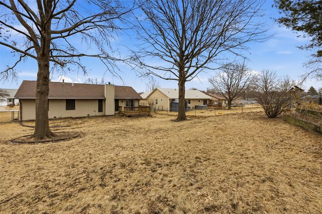 927 Aspen Ct, Iowa City, IA 52240