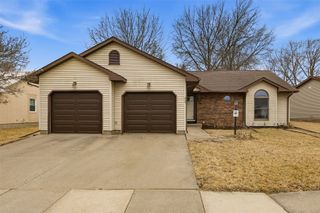 927 Aspen Ct, Iowa City, IA 52240