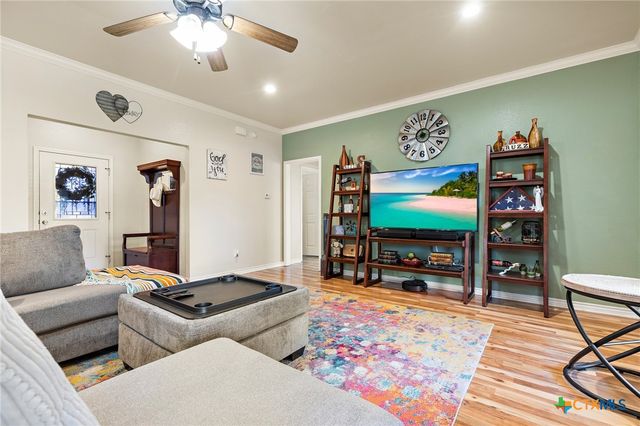 210 Lakewood Drive, Gatesville, TX 76528