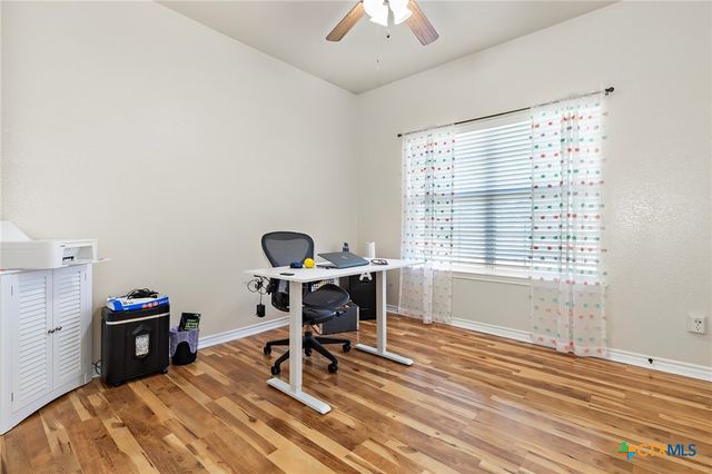 210 Lakewood Drive, Gatesville, TX 76528