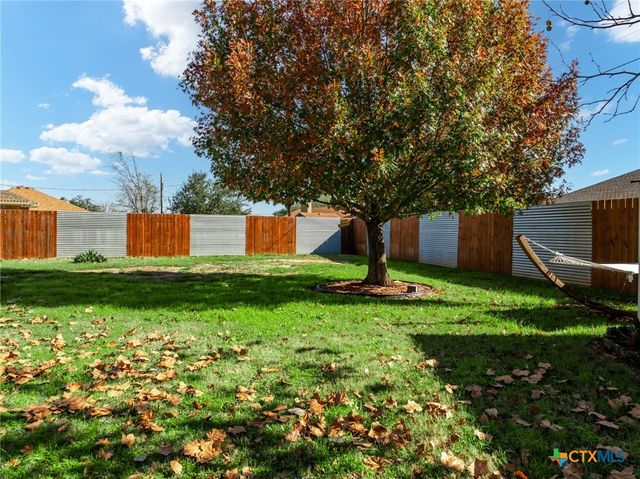 210 Lakewood Drive, Gatesville, TX 76528