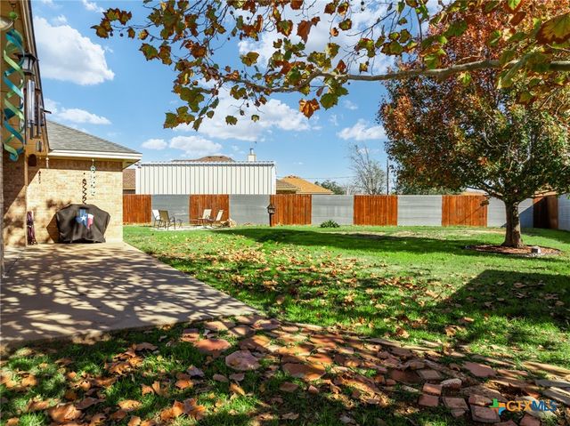 210 Lakewood Drive, Gatesville, TX 76528