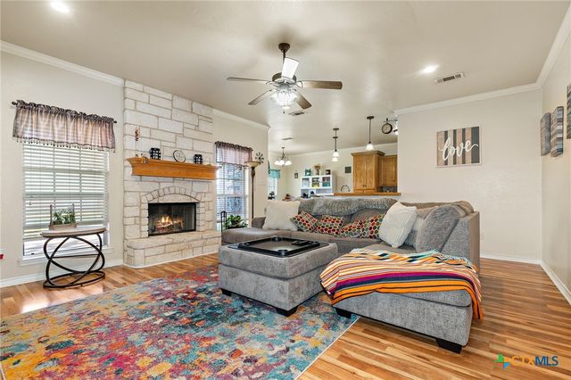 210 Lakewood Drive, Gatesville, TX 76528