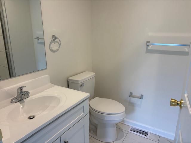 2403 BEACON DR, Sicklerville, NJ 08081