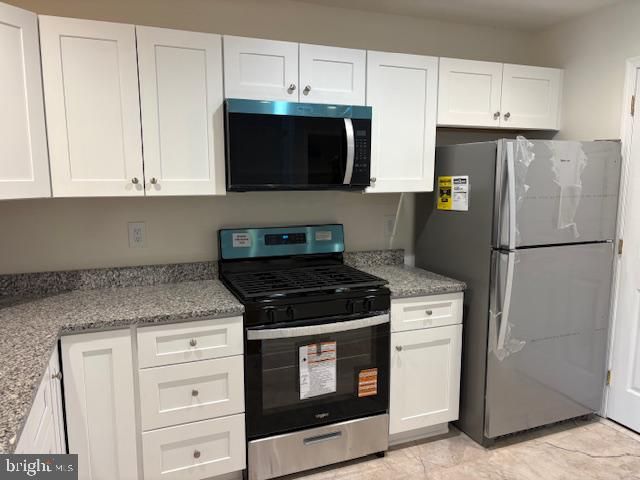 2403 BEACON DR, Sicklerville, NJ 08081