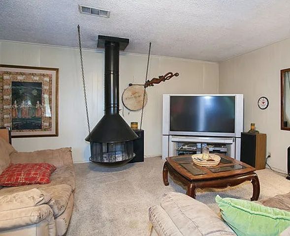 6615 Lyndon B Johnson Freeway, Dallas, TX 75240