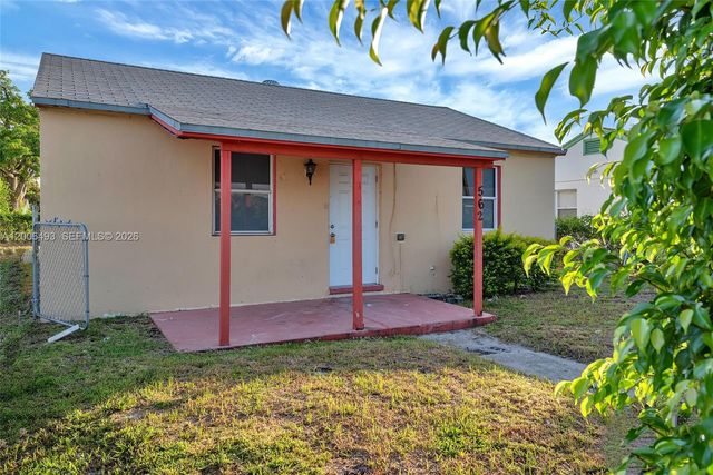 562 W 4th Street, Riviera Beach, FL 33404