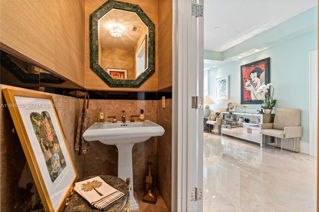 3350 SW 27 Ave PH-2203, Coconut Grove, FL 33133