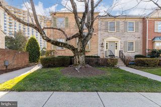 7454 WESTLAKE TER #7, Bethesda, MD 20817