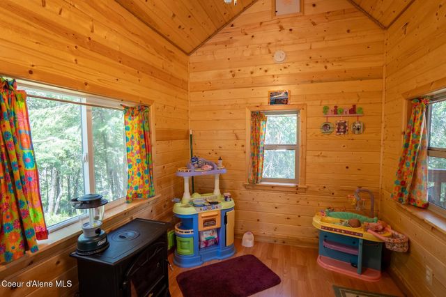 2264 Parker Canyon Rd, Bonners Ferry, ID 83805