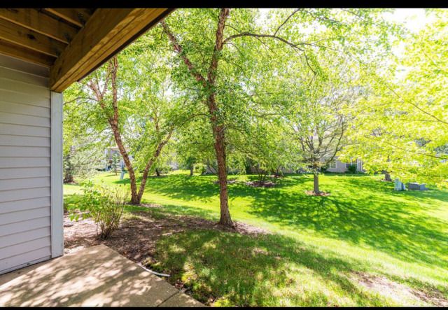 1202 N Red Oak Circle 2, Round Lake Beach, IL 60073