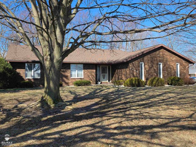 2445 N Hickory Road, Owosso Twp, MI 48867