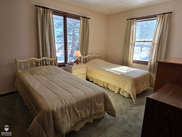 2445 N Hickory Road, Owosso Twp, MI 48867