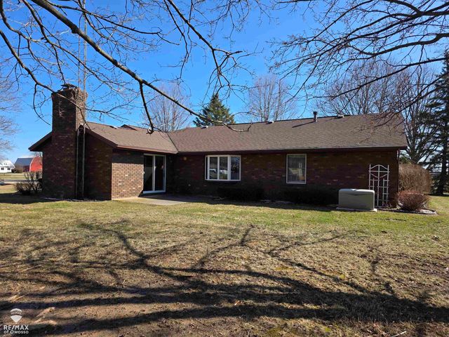 2445 N Hickory Road, Owosso Twp, MI 48867