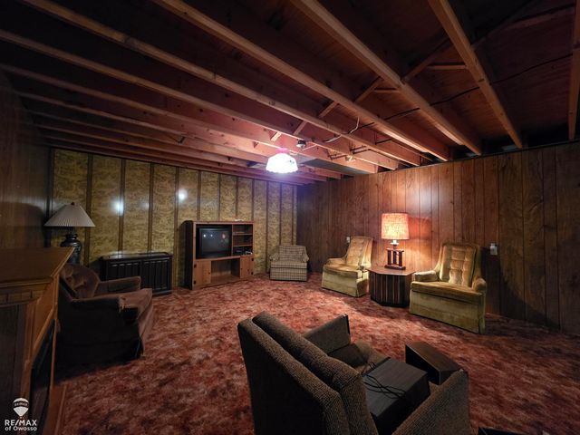 2445 N Hickory Road, Owosso Twp, MI 48867