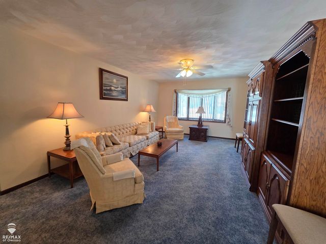 2445 N Hickory Road, Owosso Twp, MI 48867