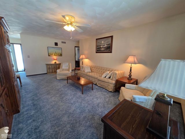 2445 N Hickory Road, Owosso Twp, MI 48867