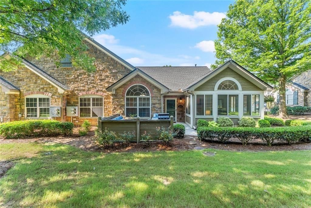 5228 Stone Village Circle Northwest #14 NW Circle 14, Kennesaw, GA 30152