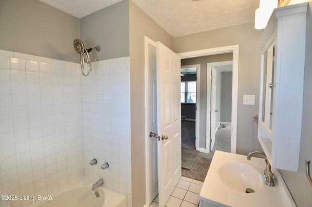 5771 Dorinda Dr, Louisville, KY 40258