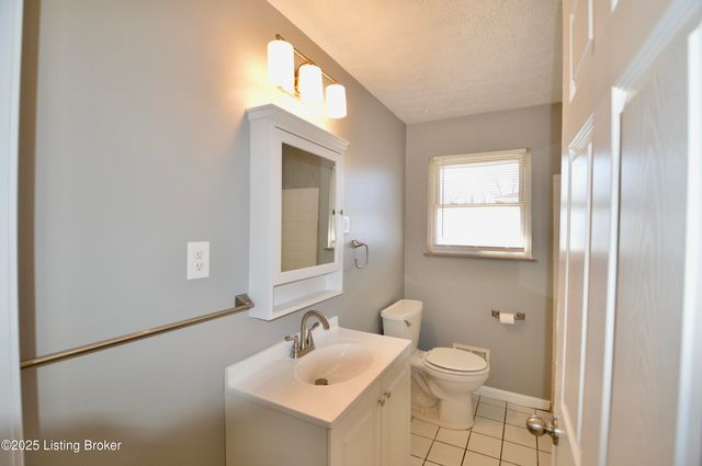 5771 Dorinda Dr, Louisville, KY 40258