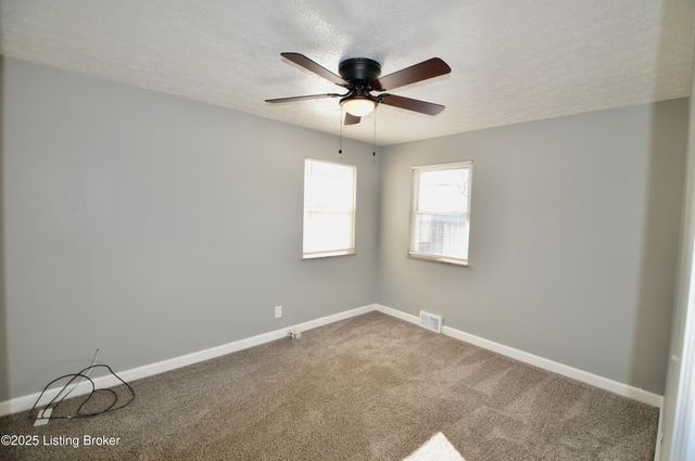 5771 Dorinda Dr, Louisville, KY 40258