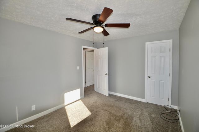 5771 Dorinda Dr, Louisville, KY 40258