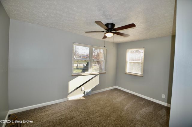 5771 Dorinda Dr, Louisville, KY 40258