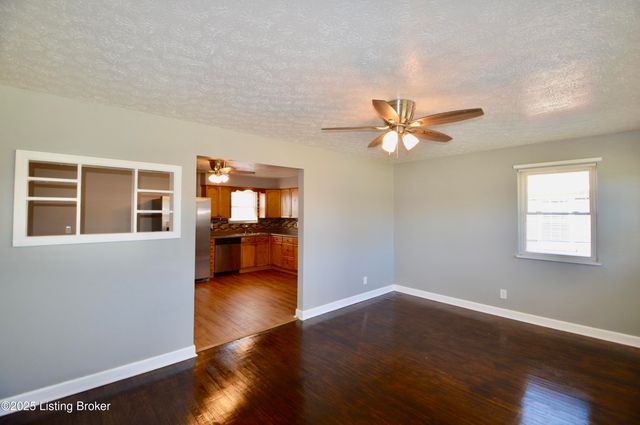 5771 Dorinda Dr, Louisville, KY 40258