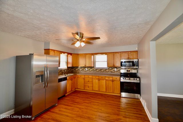 5771 Dorinda Dr, Louisville, KY 40258