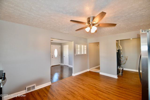 5771 Dorinda Dr, Louisville, KY 40258