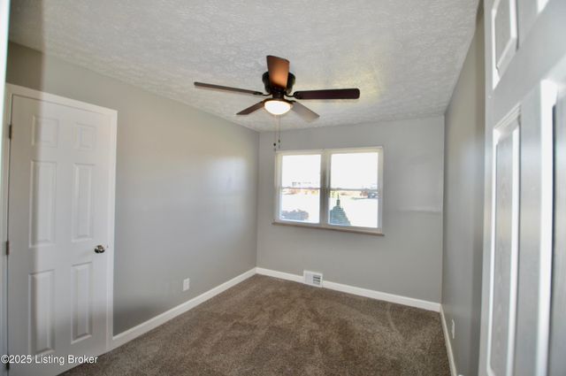 5771 Dorinda Dr, Louisville, KY 40258