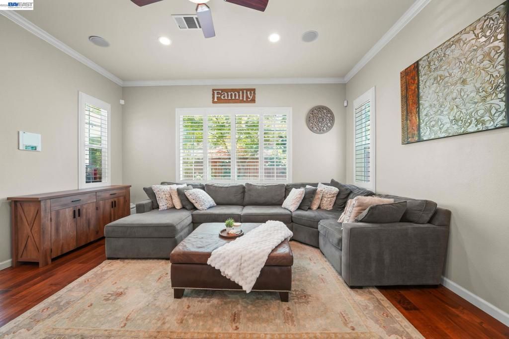 Image 11 of property listing at 2188 Arlington Way, San Ramon, CA 94582
