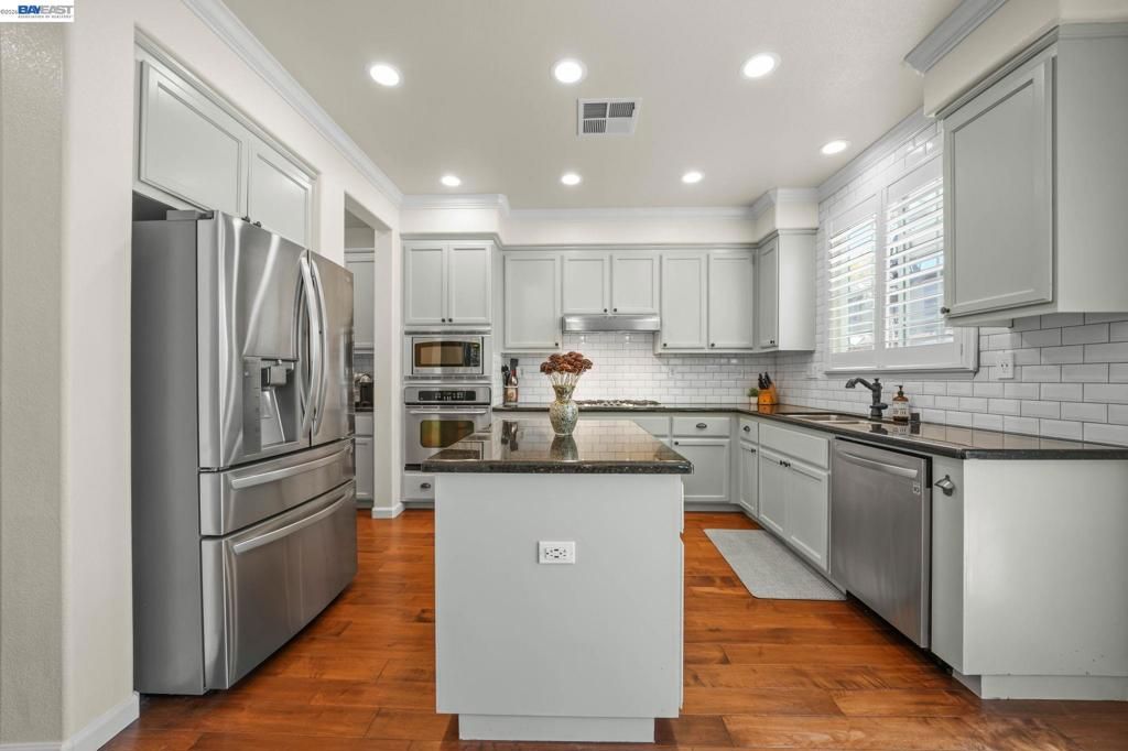 Image 14 of property listing at 2188 Arlington Way, San Ramon, CA 94582