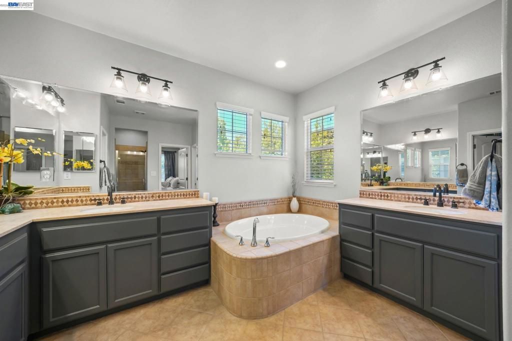 Image 27 of property listing at 2188 Arlington Way, San Ramon, CA 94582