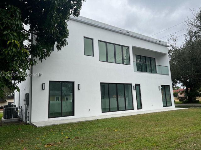 2 Hough Drive, Miami Springs, FL 33166
