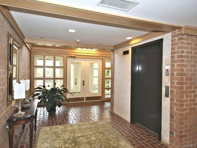 300 Livingston Avenue 3E, Mamaroneck, NY 10543