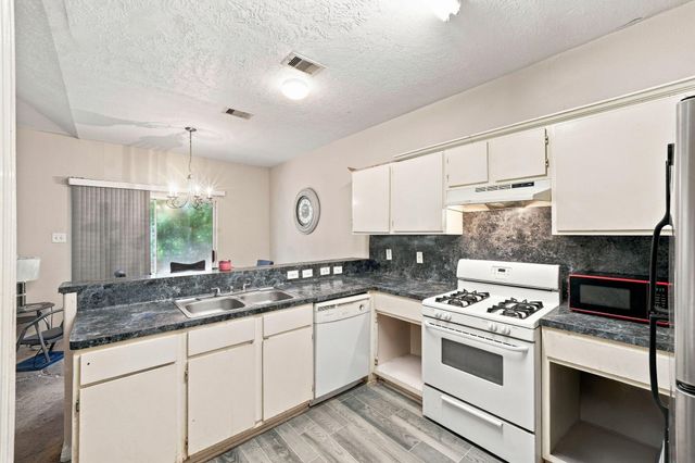 7965 Fields Street, Houston, TX 77028