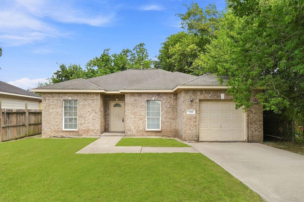 7965 Fields Street, Houston, TX 77028