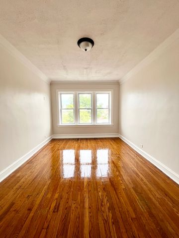 3705 W Division Street 3, Chicago, IL 60651