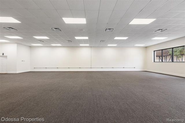 10840 W 9 Mile Road, Oak Park, MI 48237